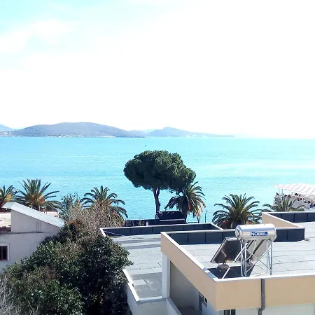 Delfin * Sarandë