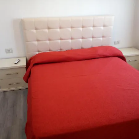 Delfin * Sarandë
