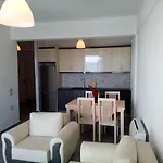 Delfin * Sarandë