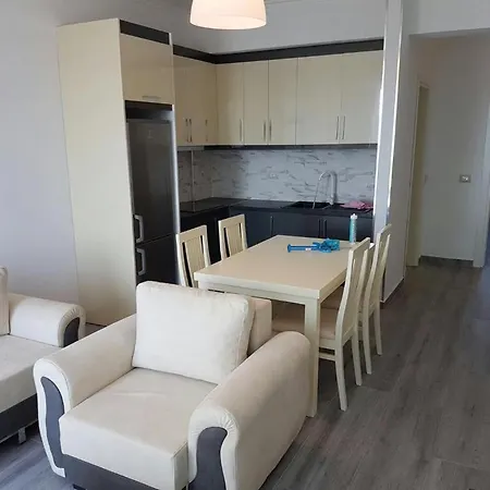Delfin * Sarandë