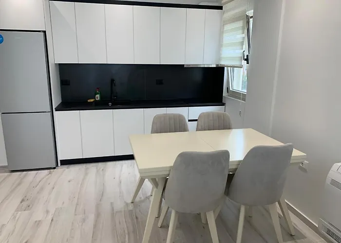 Delfin Appartement Saranda